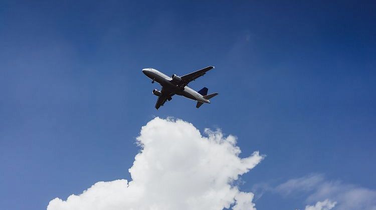 Самолёт НАТО нарезает петли у Чёрного моря: что происходит