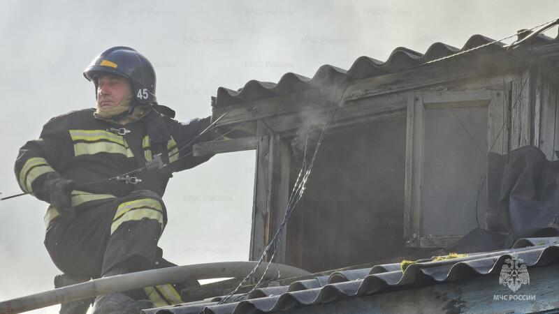 В пожарно-спасательной части № 48 города Советского проводили на пенсию начальника подразделения