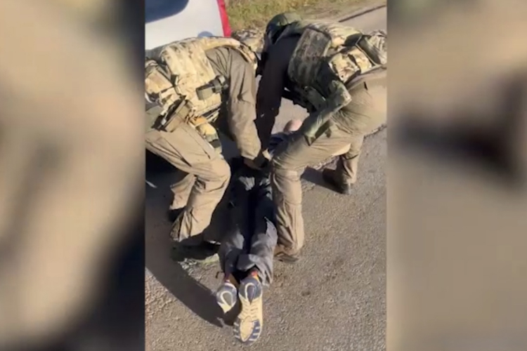 При содействии спецназа Росгвардии во Владимирской области пресечена деятельность нарколаборатории (видео)