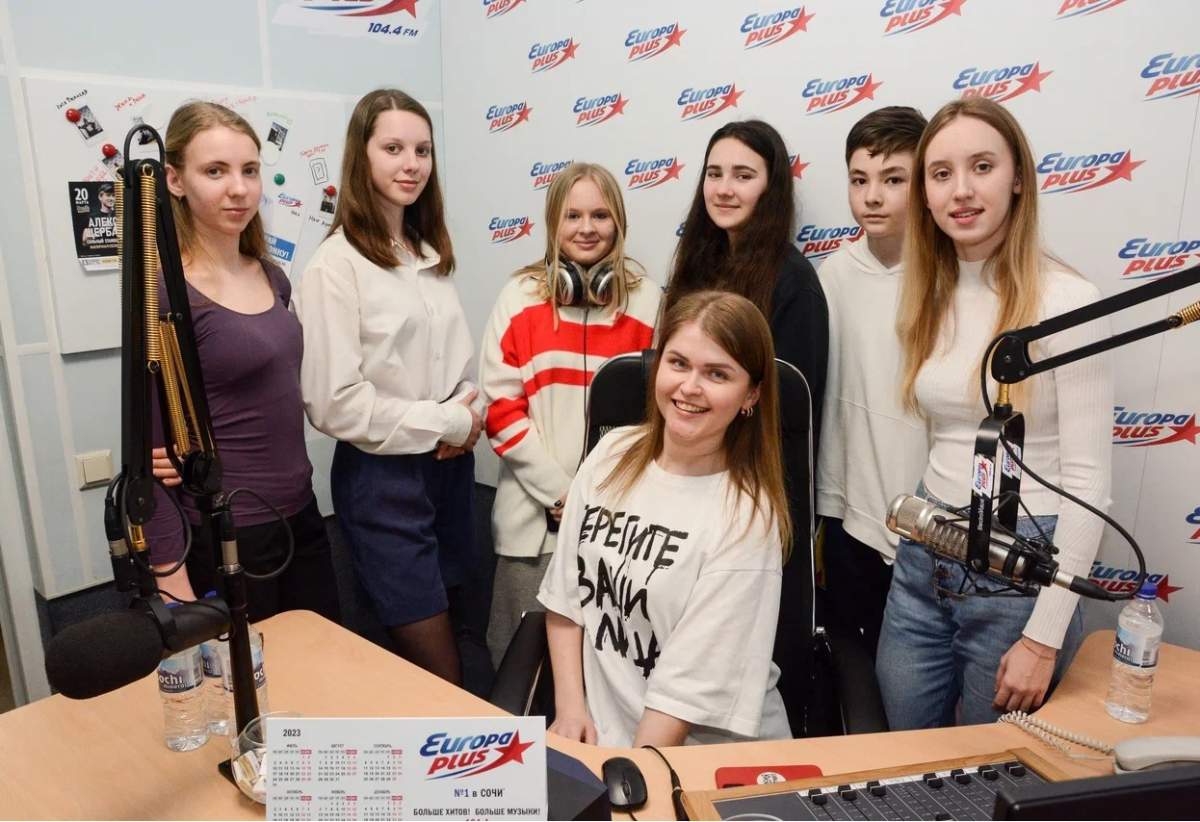 ведущие радио спутник москва