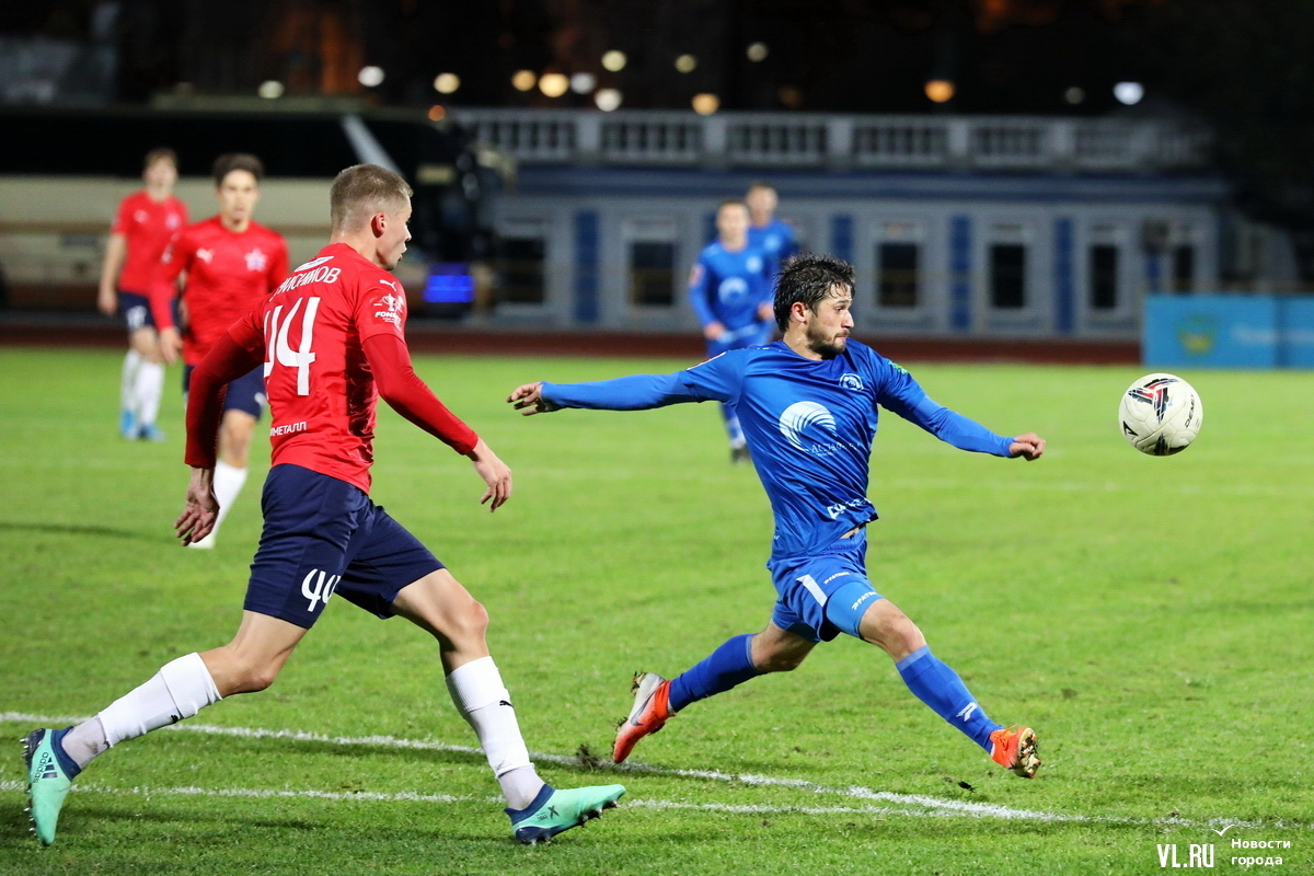 ска хабаровск футбольный клуб. стадион ска хабаровск. камаз ска хабаровск. стадион ска хабаровск. ска хабаровск форма 2021.