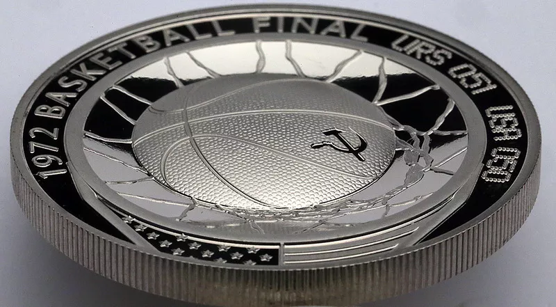 «Высокорельефные монеты требуют дополнительных затрат»: представители СПМД рассказали об опыте работы с высоким рельефом