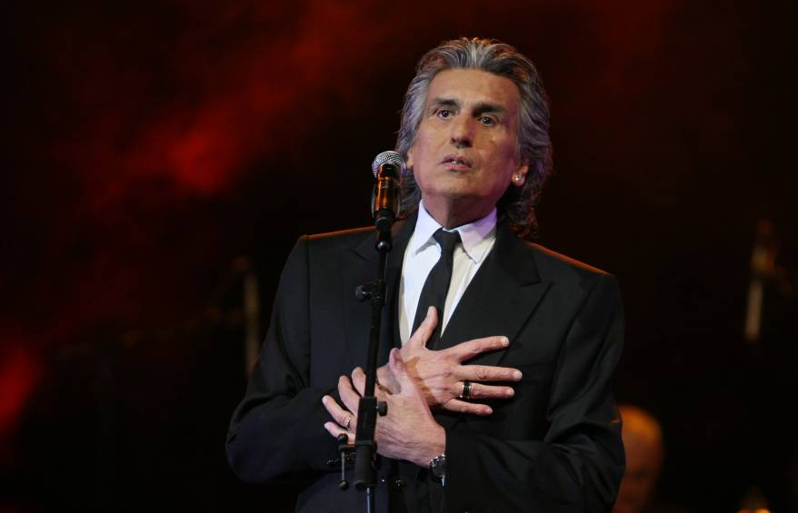 Всемирно известный певец, признавшийся в любви ко всем женщинам Владивостока, умер в Милане