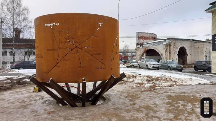 В Тверской области жители требуют убрать памятник из-за дизайна и ошибки