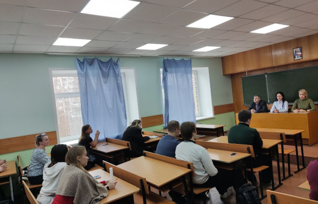 Сотрудники профильных отделов регионального управления юстиции встретились со студентами ведомственного ВУЗа ФСИН России (18.03.2025) Фото 1