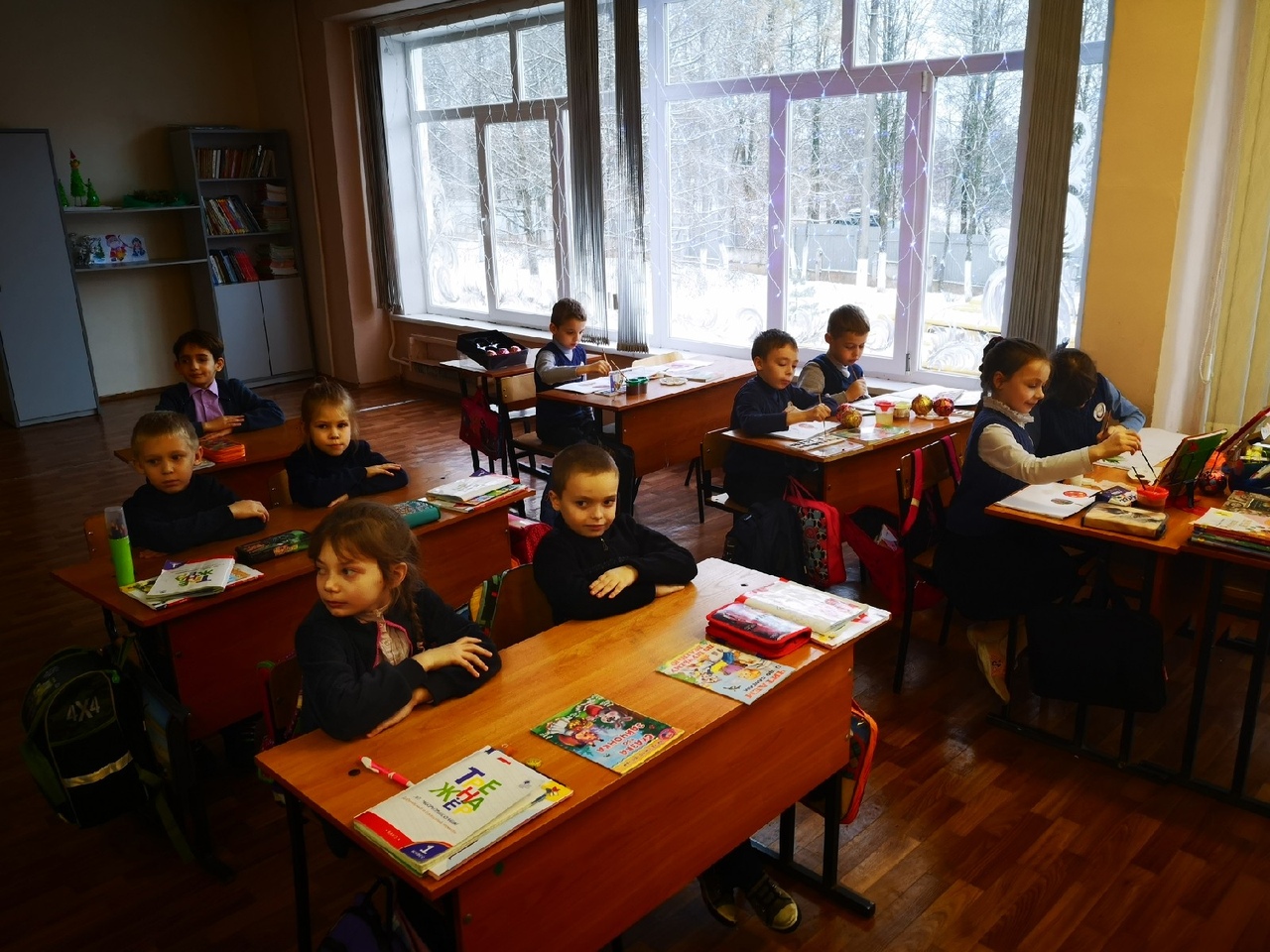 фото выпускные экзамены в школе. дети школьники. потерять крестик. каждый 5 школьник. каждый 5 школьник.