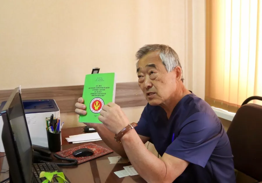 Юрий Тен на рабочем месте