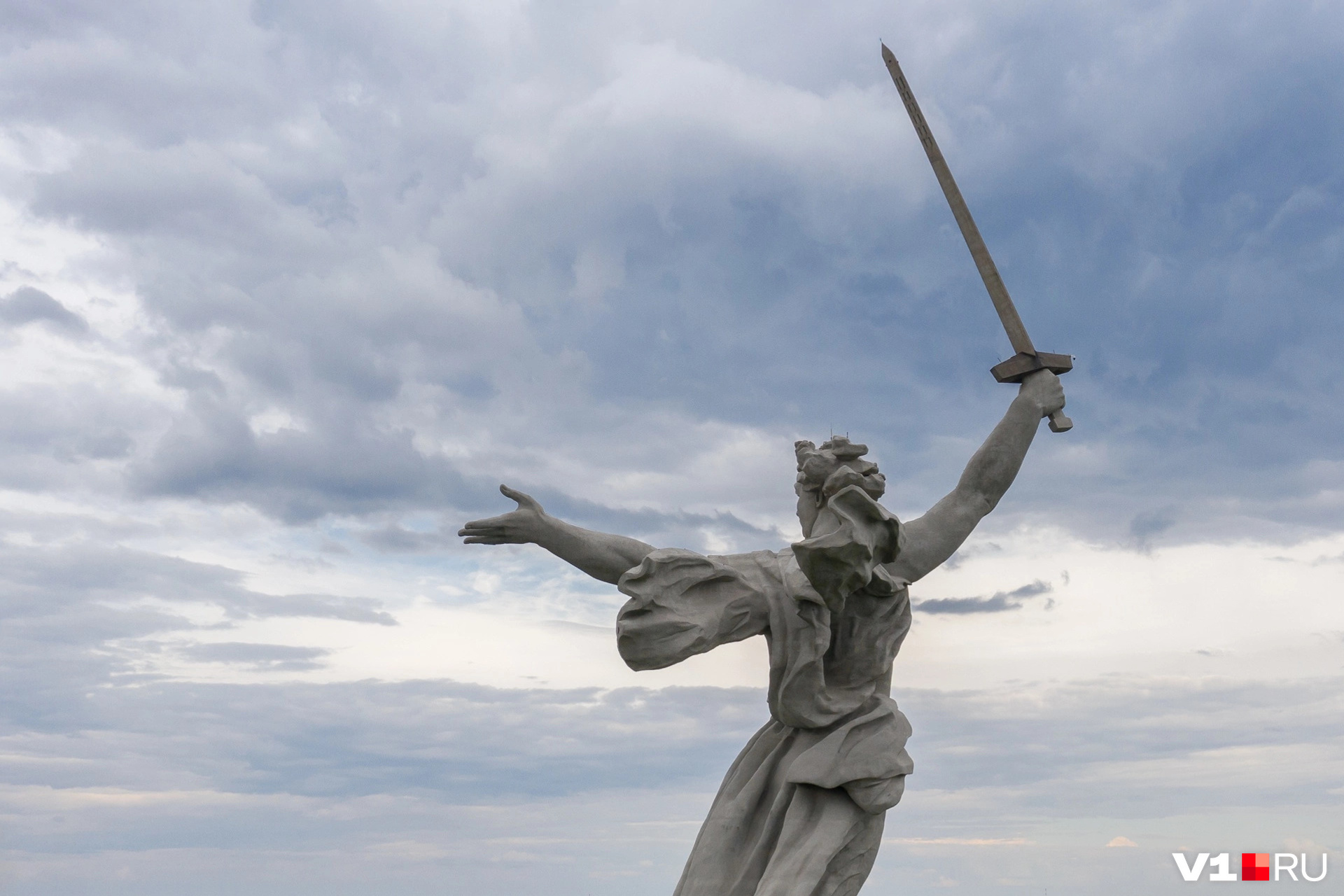 мамаев курган статуя родина мать
