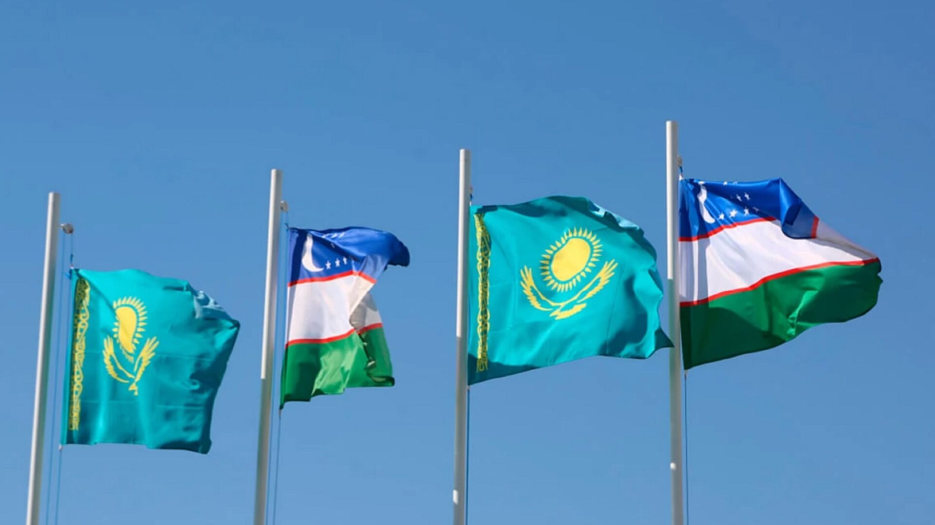 Казахстан и Узбекистан проводят совместные учения на полигонах обеих стран - Sputnik Казахстан, 1920, 16.02.2024