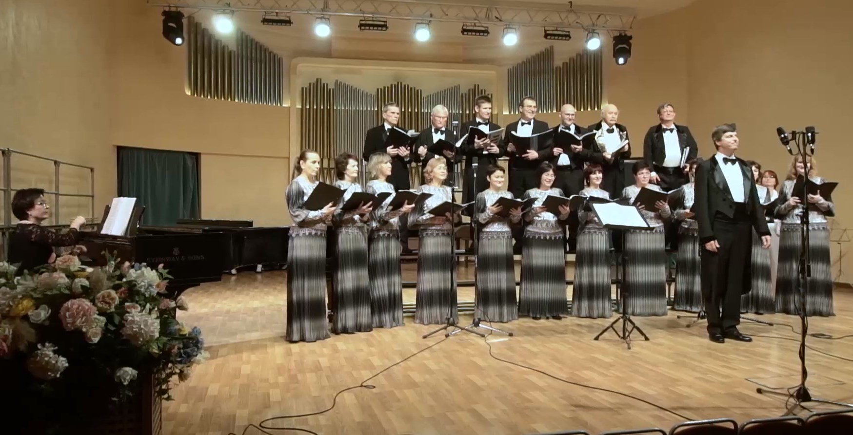 Песня москве композитор. Песня москве композитор. Враги сожгли родную хату ноты для фортепиано. Враги сожгли родную хату ноты для фортепиано. Чирков масм ансамбль музыки.