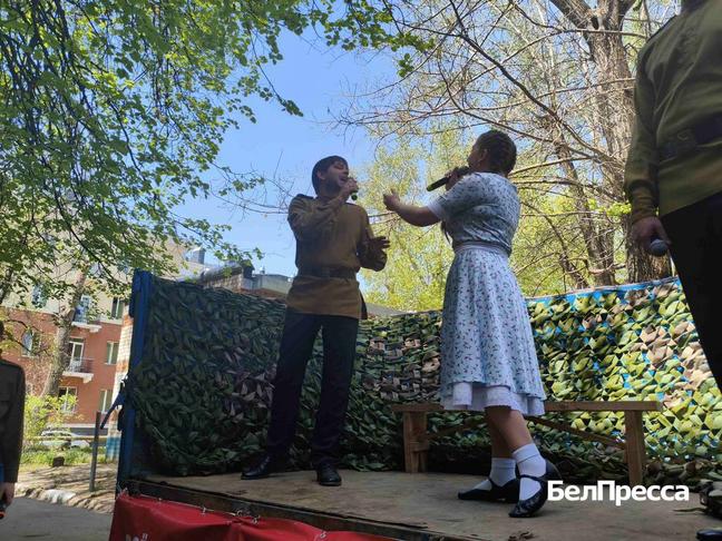 Фронтовые концертные бригады начали выступать в Белгороде у домов, где живут ветераны - Изображение 1