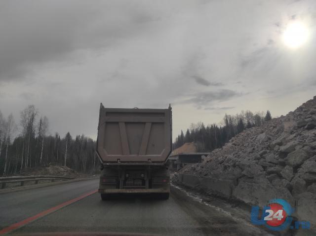 Из-за паводка в Курганской области по федеральным трассам ограничили движение грузовиков 