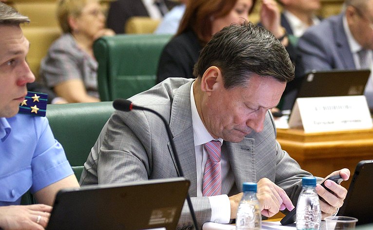 Парламентские слушания Комитета Совета Федерации по аграрно-продовольственной политике и природопользованию «О ходе реализации национального проекта «Экологическое благополучие»»