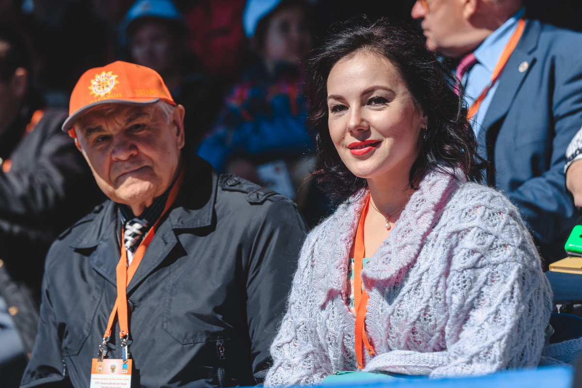 «Нас выбирают женщины! И меня всю жизнь обманывали женщины, и я этому обману радовался. Женщина обманывает, привлекает»