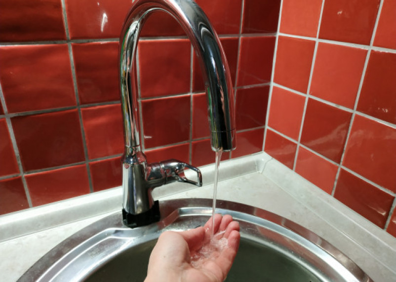 Отключение водоснабжения. Отключили горячую воду. Отключили воду смоленск сегодня. Отключили воду смоленск сегодня. Когда в смоленске отключат холодную воду.