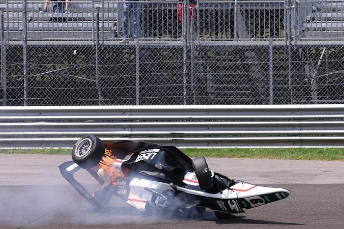 айртон сенна авария шлем. алессандро дзанарди авария. монако трасса формулы 1. айртон сенна авария 1994. авария романа грожана бахрейн 2020.