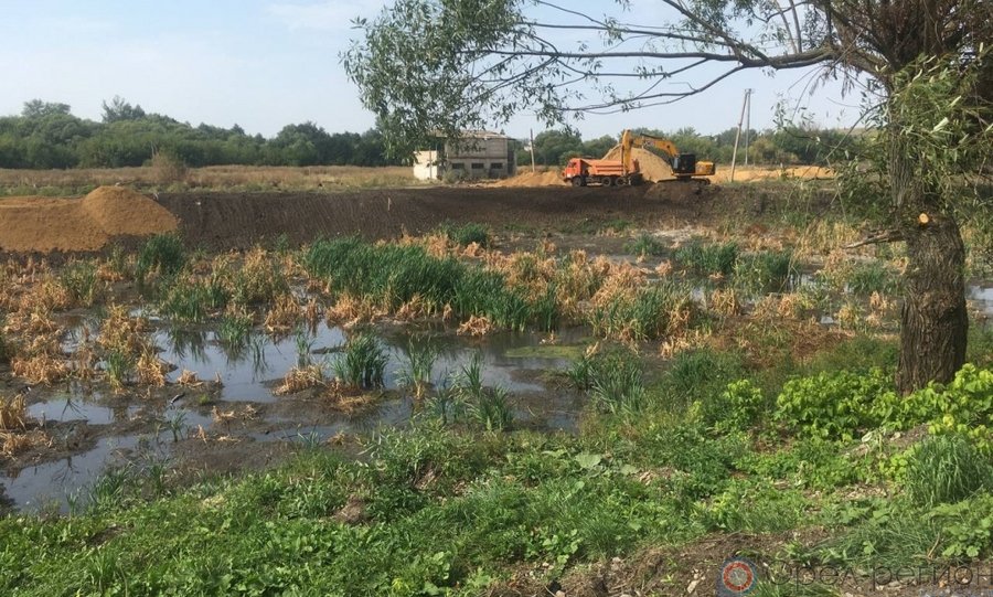 Озерки колпна. Яковка орловская область замок. Замок охотникова колпнянский район. Рыбалка в колпне у пьера. Река любовша орловская область.