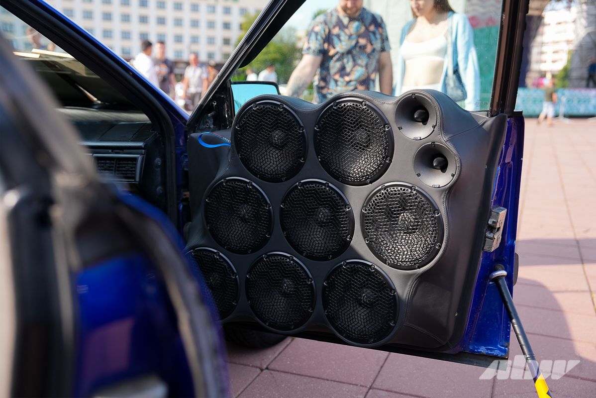 Монстр-трак Audi 100, Mosvagen и «Волга»-кабриолет: чем запомнился «Авто Тюнинг Батл» в Новополоцке