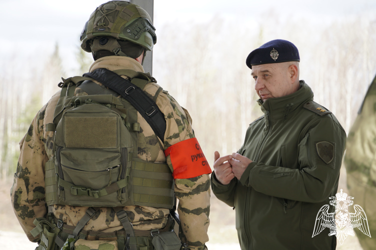 В Новгородской области под руководством командующего Северо-Западным округом Росгвардии Героя России генерал-лейтенанта Сергея Буракова прошло тактико-специальное учение