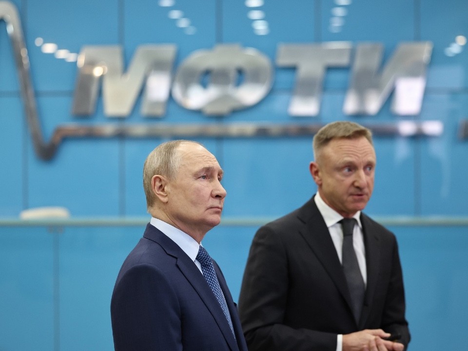 В ходе визита в МФТИ Путину рассказали про гонконгский грипп и методы борьбы с ним