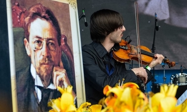 В Париже прошёл музыкально-литературный вечер в честь 165-летия Чехова