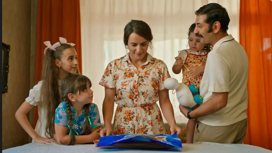 сериал «Манюня», Карина Каграманян