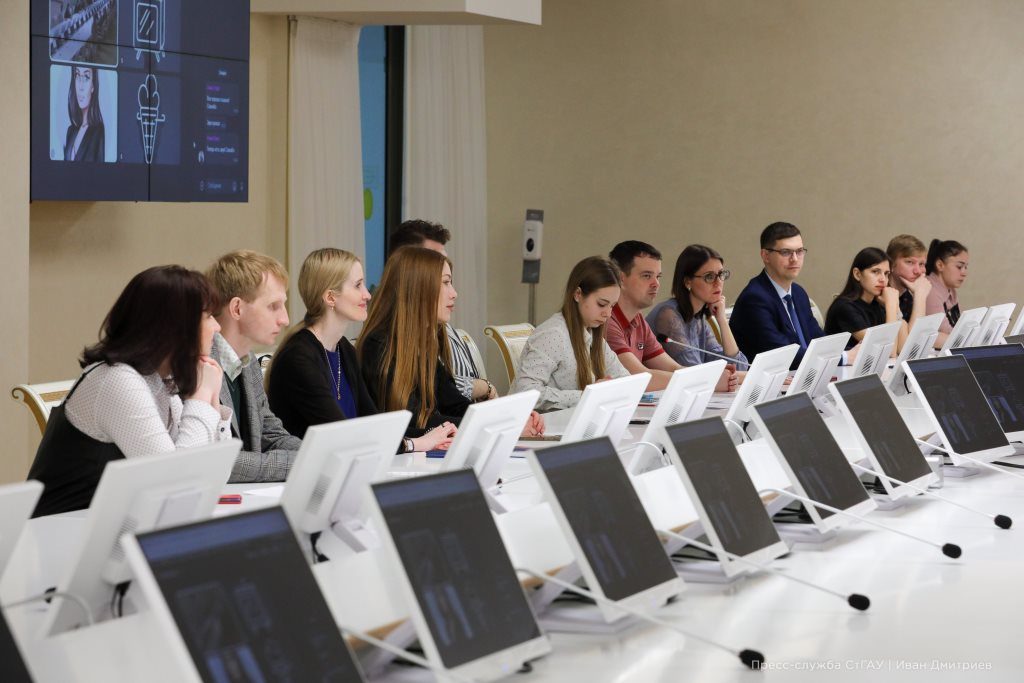 Работа специалистом в ставрополе. Работа специалистом в ставрополе. Работа специалистом в ставрополе. Ставропольский край министр молодежи. Молодой специалист образования 2019 стерлитамак.