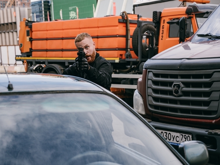 Битва кланов, перестрелки и погоня за артефактом в магической Москве: ТНТ показал первый трейлер «Тайного города»