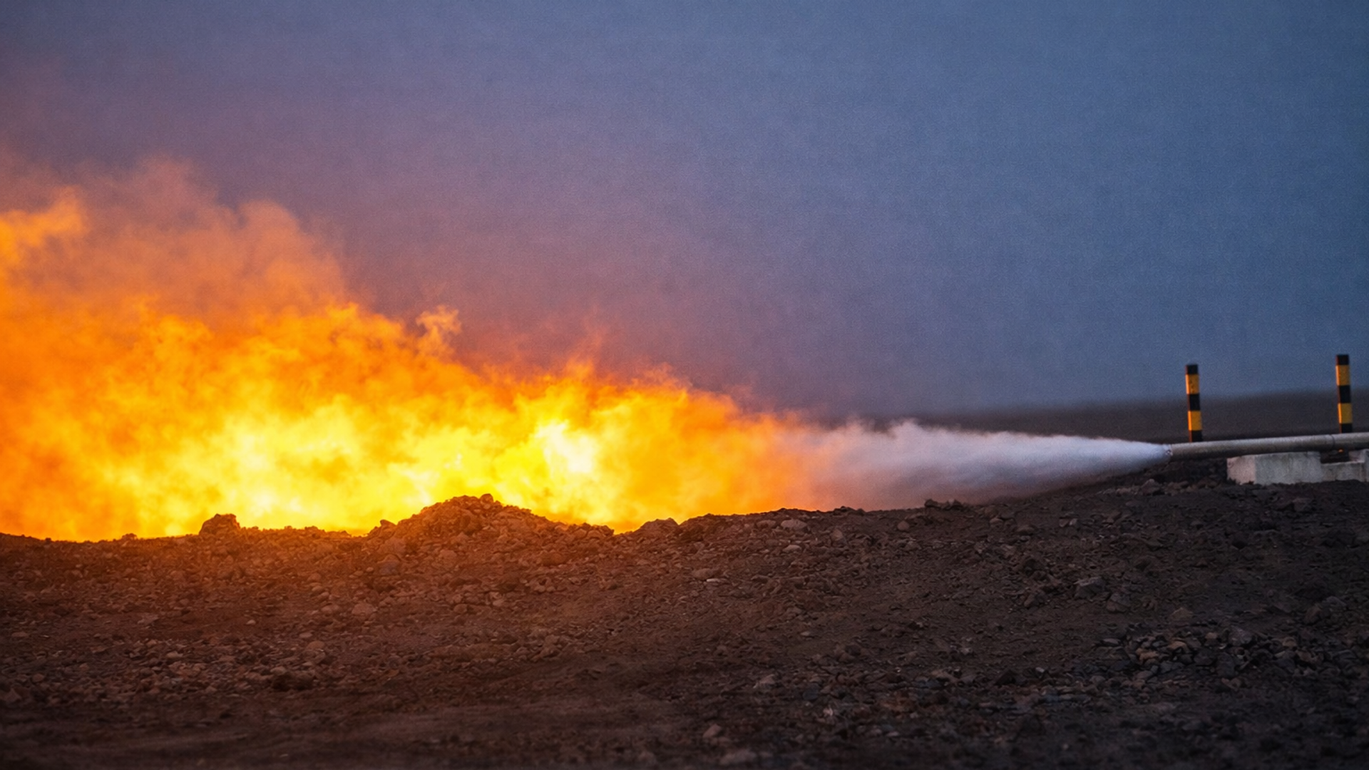Приток газа на новой скважине в Каракалпакстане - Sputnik Узбекистан, 1920, 12.01.2026
