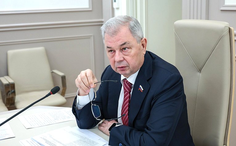 Анатолий Артамонов