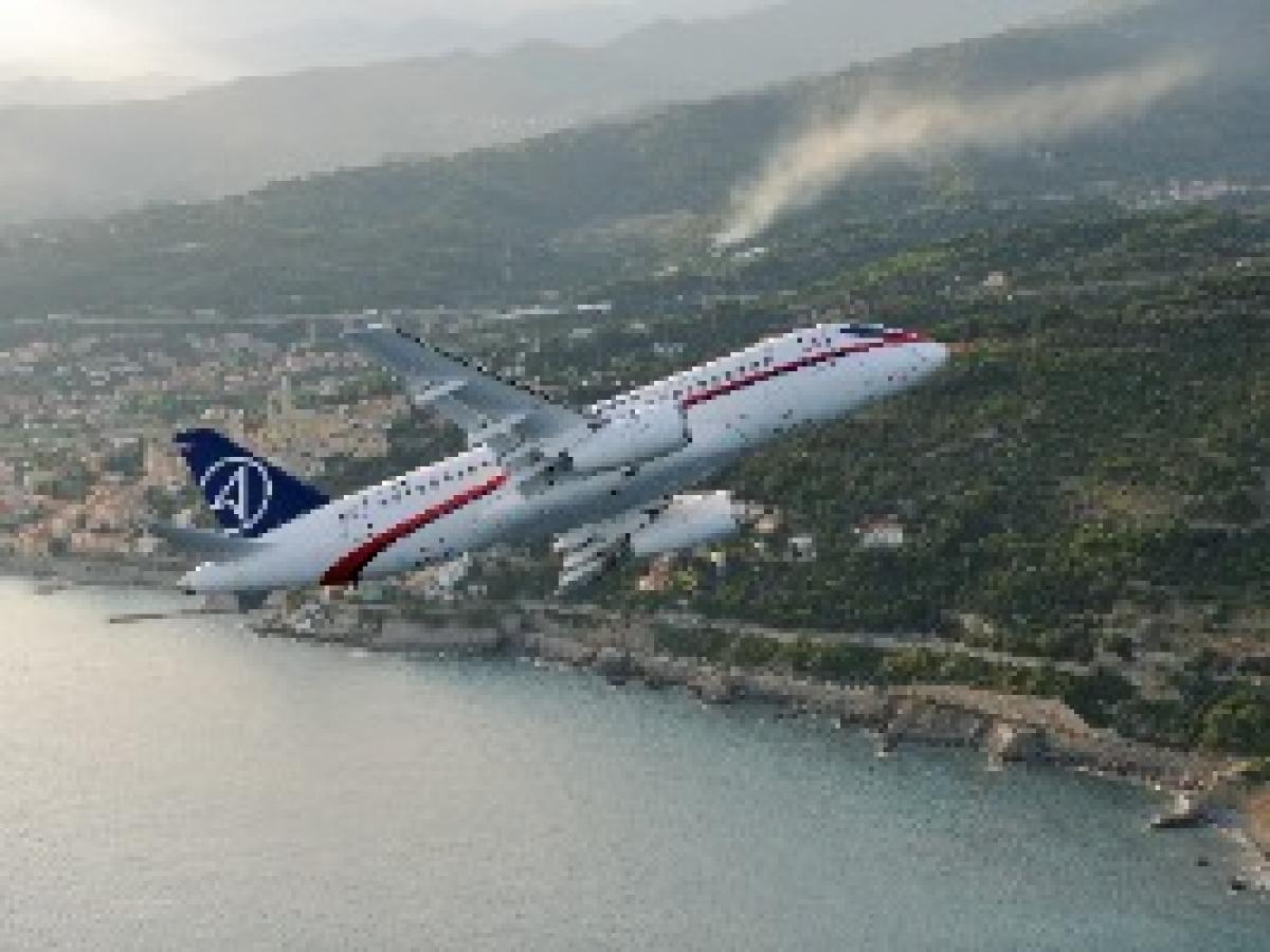 Авиационный эксперт объяснил причины жесткой посадки и возгорания Superjet в Турции