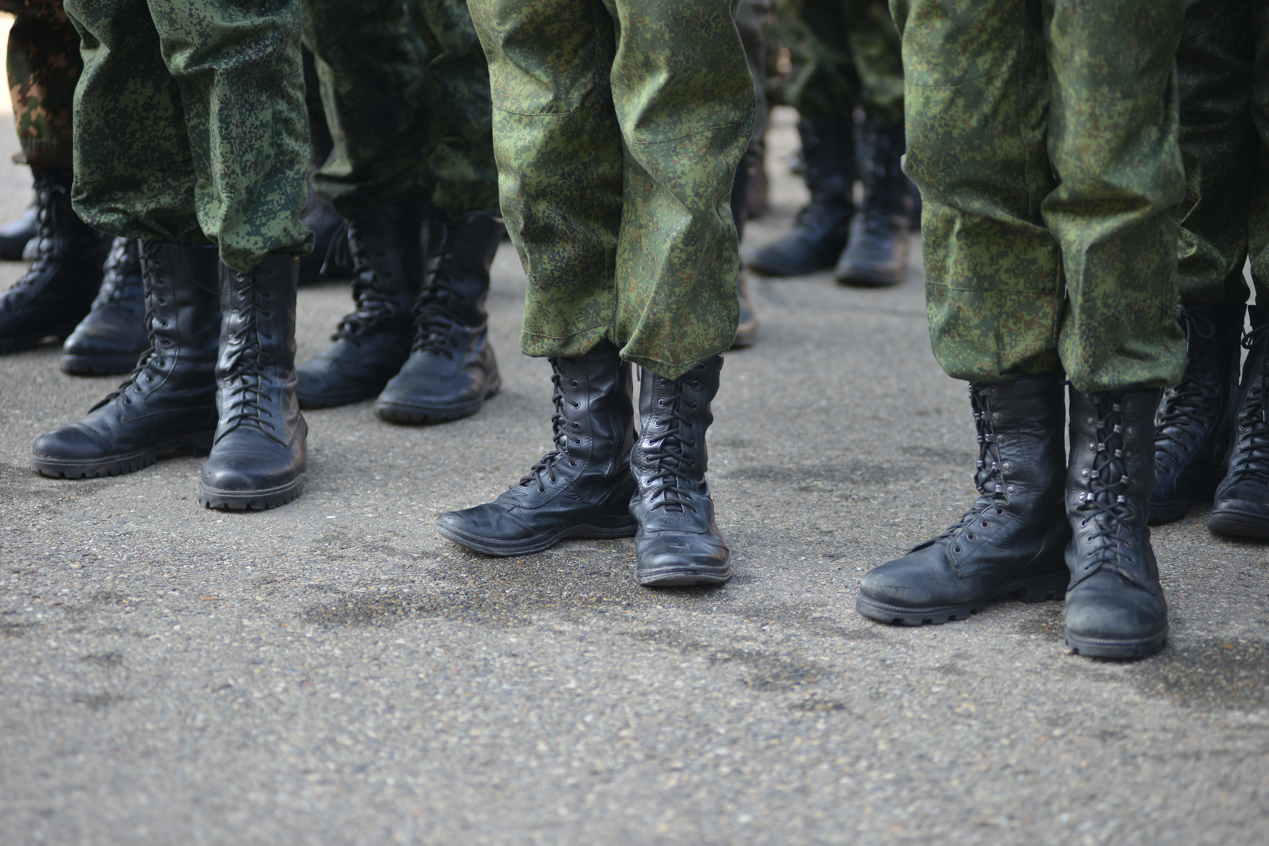 24 октября 1. Военный без лица. Призыв в России. Мобилизация военных в Новосибирске. Обувь росгвардейца.