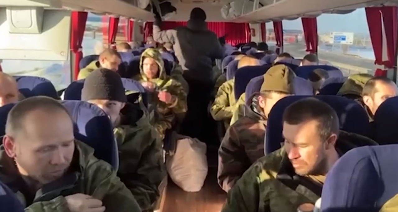 Четырех югорчан освободили из украинского плена