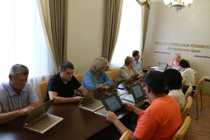 Состоялось очередное заседание Избирательной комиссии Алтайского края