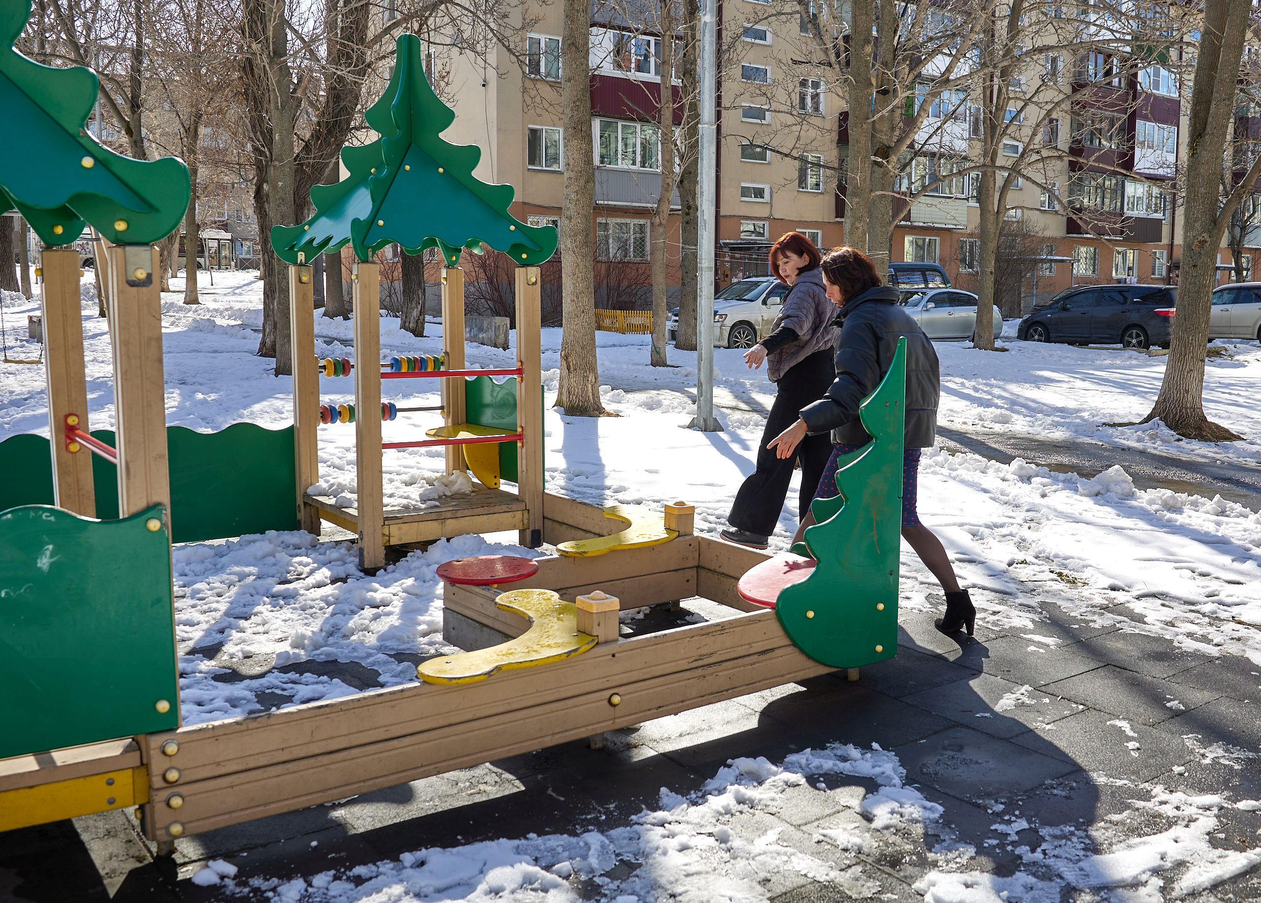 Муниципалитеты детские площадки. Детские площадки. Детская площадка на участке. Детская площадка в городе. Детские площадки Авангард.