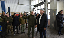 Очередная партия техники и гуманитарного груза отправилась из Бурятии на передовую 