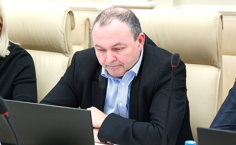 Круглый стол Комитета СФ по экономической политике совместно с Комитетом СФ по социальной политике «О реабилитации и абилитации инвалидов, в том числе из числа участников специальной военной операции, в целях их возвращения к трудовой деятельности»