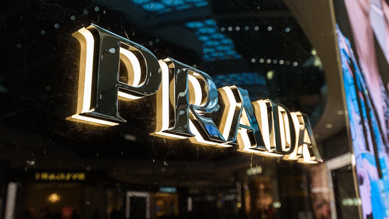Prada согласилась купить Versace за $1,4 млрд