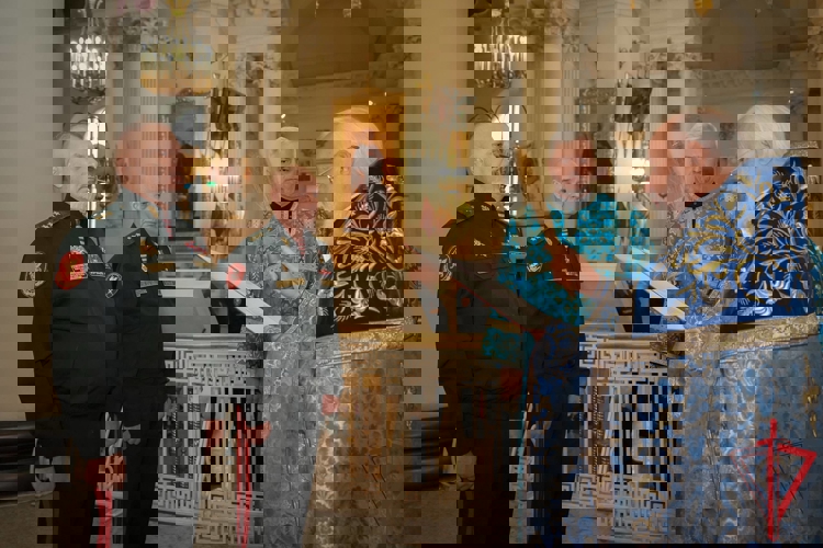 Замдиректора Росгвардии генерал-полковник Алексей Воробьев вручил государственные награды военнослужащим Северо-Западного округа Росгвардии, отличившимся в ходе СВО