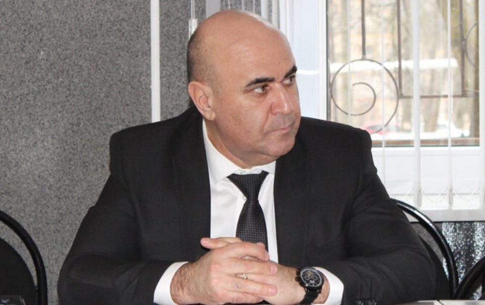 «Фаику не место в тюрьме»: главе азербайджанской диаспоры российского региона отменили приговор по делу о взятке 