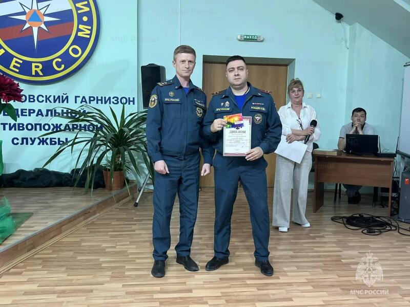 В Нижневартовске прошёл ежегодный конкурс профессионального мастерства среди сотрудников МЧС России «Пожарные не только тушат»