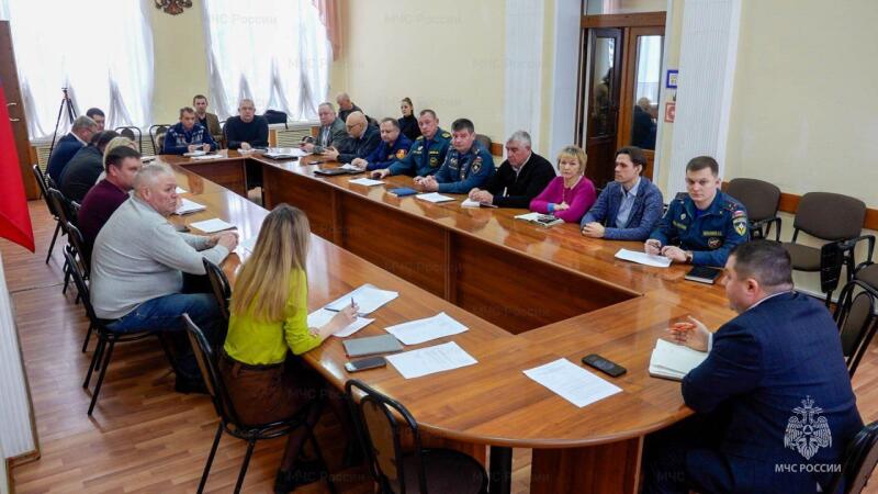 Участие представителей МЧС России в заседании КЧС по вопросам паводковой готовности и противопожарного обеспечения