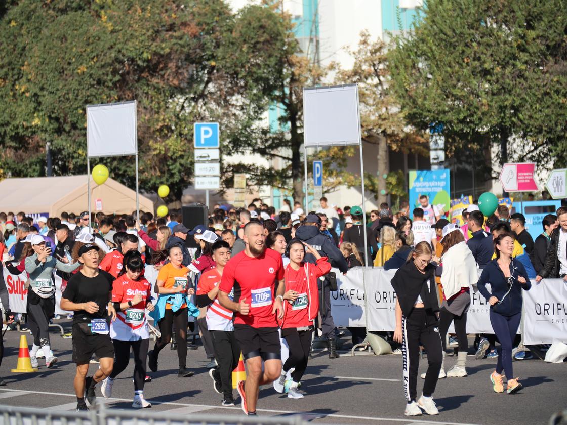 Алматы марафон 2024. Almaty Marathon transparent.