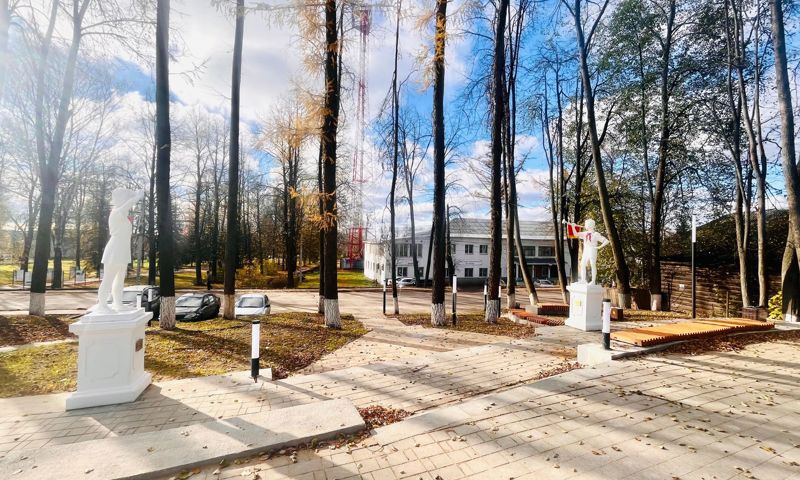 Сквер 100-летия комсомола в ярославском поселке Некрасовское благоустроили по нацпроекту