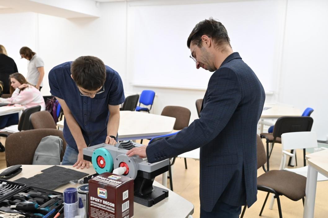 аспирант инженер. аспирант инженер. дмитрий долбик компьюлинк. человек с высшим образованием. выпускники в британии.