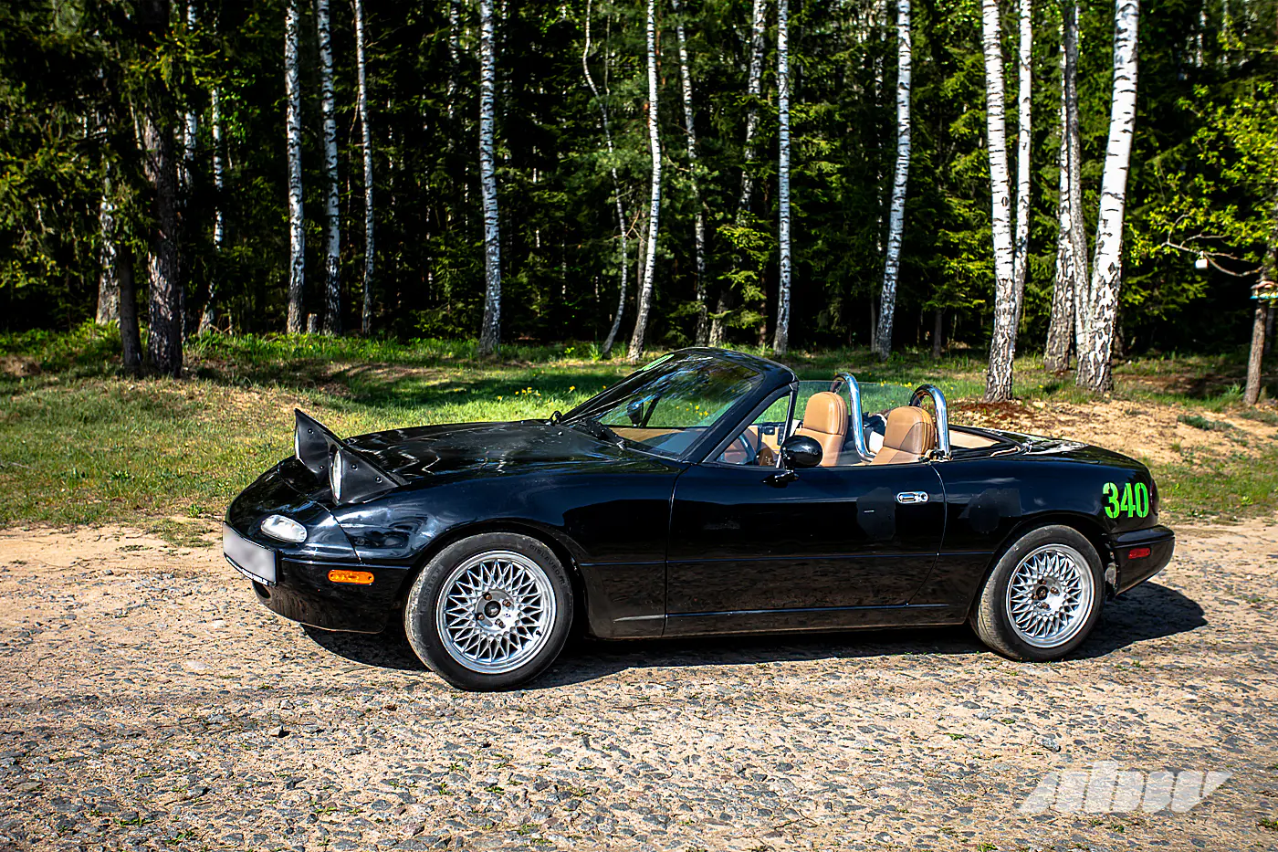 Была бита, дважды горела, но побеждает в гонках: история редкой Mazda Miata из США