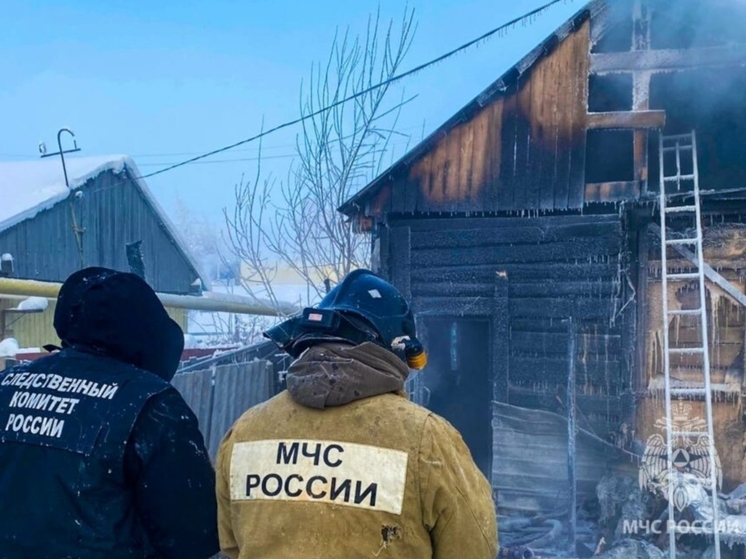 Два человека погибли при пожаре в охотничьей избушке в Намском районе Якутии