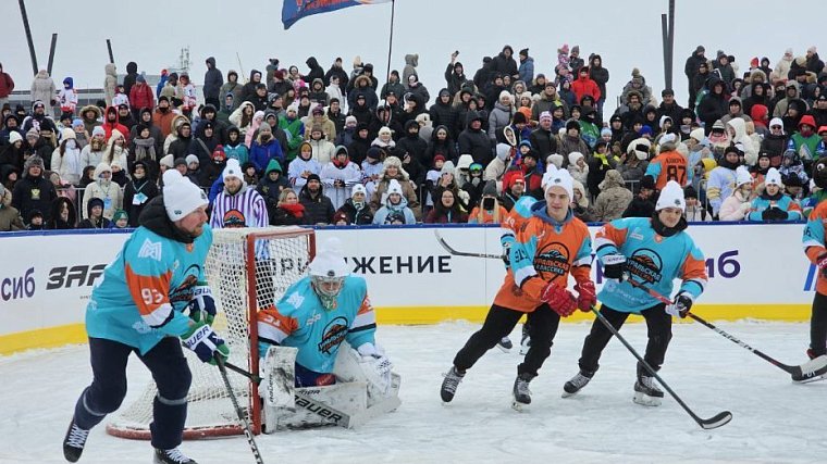 Сотни зрителей, 30 шайб и рекорд России: капитаны «Магнитки» и «Салавата» вновь провели Уральскую классику - фото