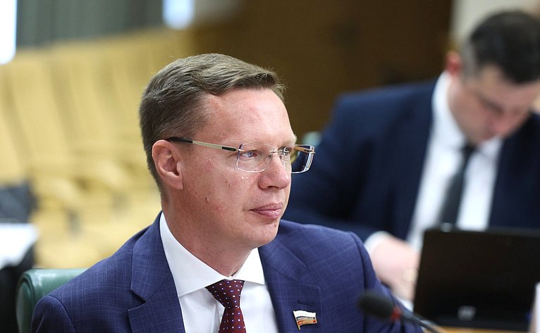 Виталий Назаренко