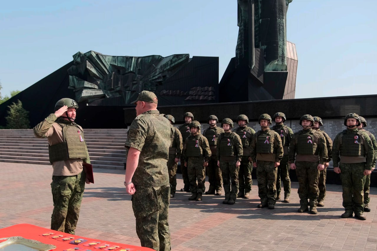 Государственные и ведомственные награды вручены бойцам соединения связи группировки войск «Центр», фото 1